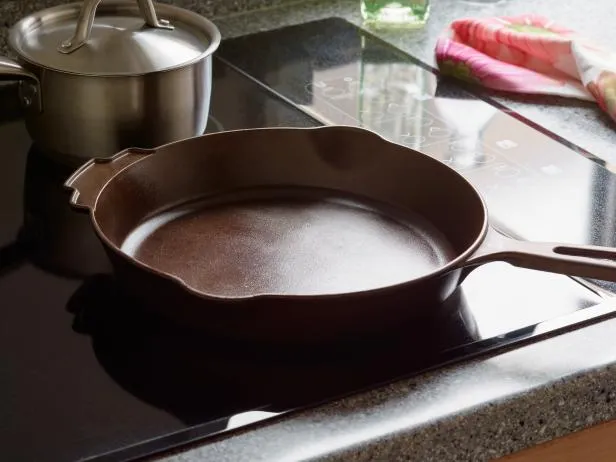 how to season a cast iron skillet